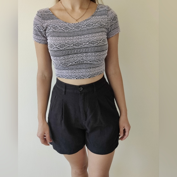 Lilac Pattern Crop Top - Picture 3 of 7